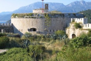 mamula-ostrov